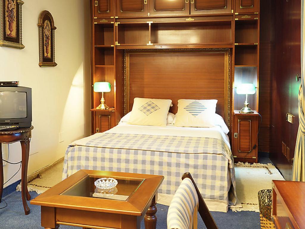 Villa With Private Pool,Near The Beach , Bbq, Wifi Malaga Exterior photo