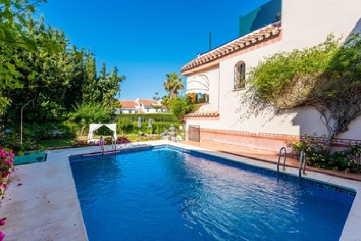 Villa With Private Pool,Near The Beach , Bbq, Wifi Malaga Exterior photo